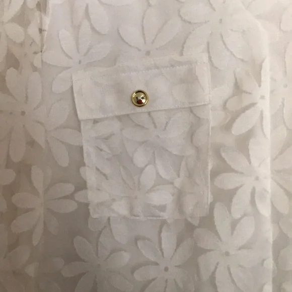 White flowered lace blouse - Picture 3 of 6